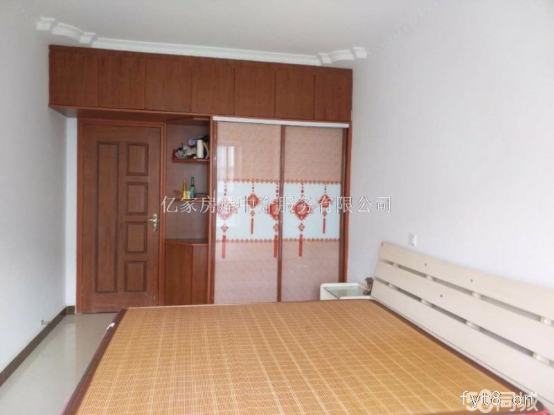 现代商贸城3房急售,飞机户型双卫,有钥匙送家具家电